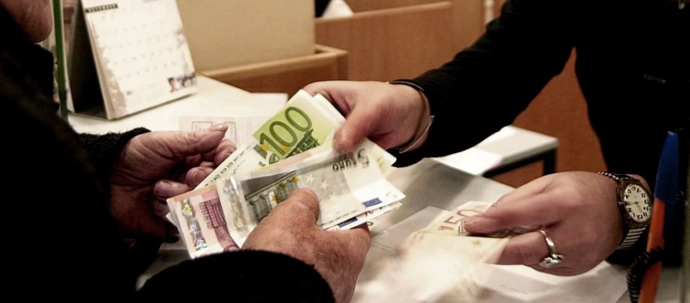 Εποχή αποταμίευσης: Αυξήθηκαν οι καταθέσεις των νοικοκυριών τον Μάρτιο